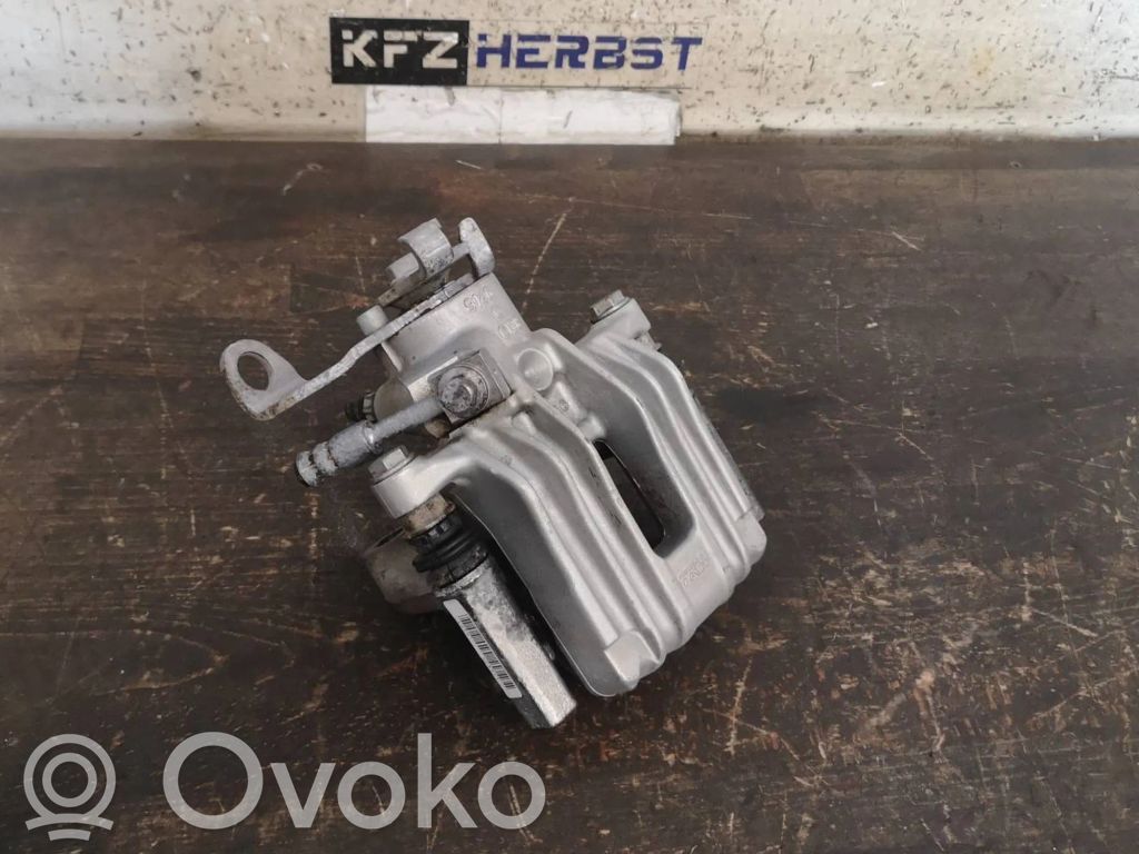 Volkswagen Polo VI Задний суппорт 