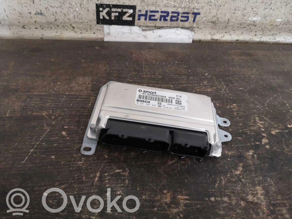 Smart ForTwo II Engine control unit/module 