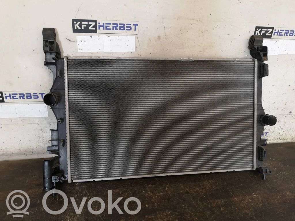 Opel Corsa E Radiatorių komplektas 