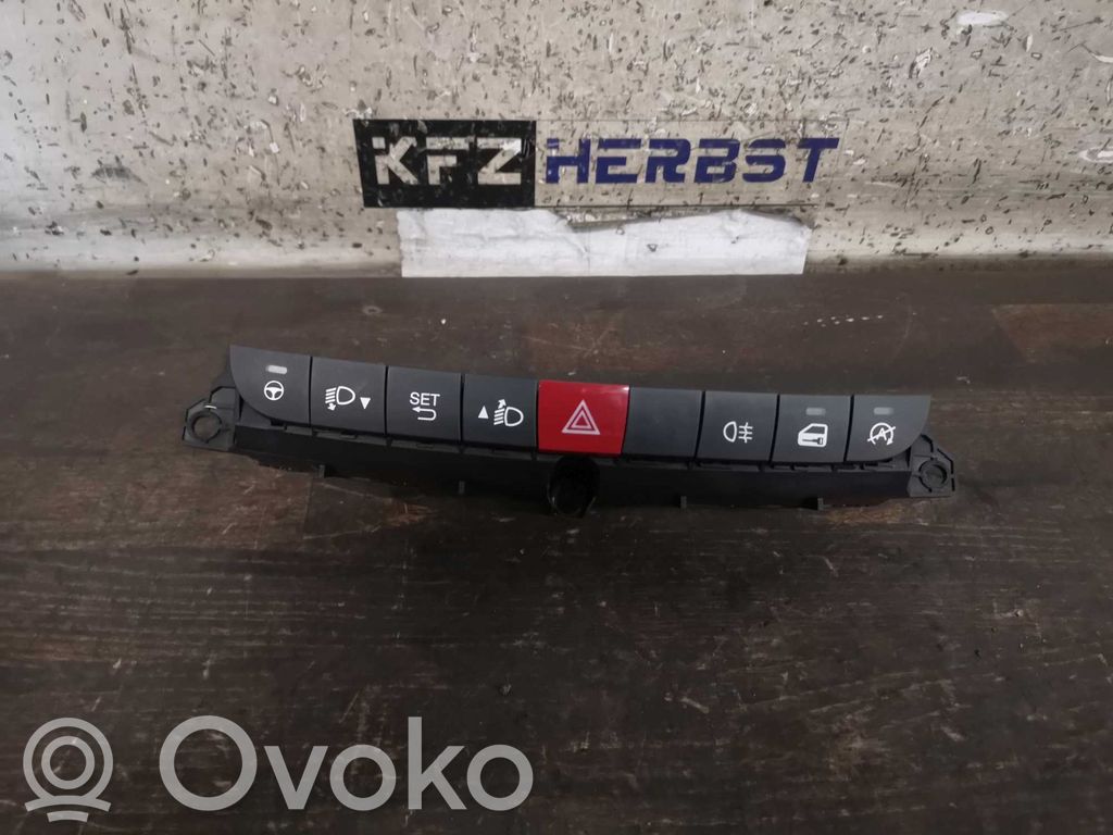 Fiat Punto (199) Botón interruptor de luz de peligro 