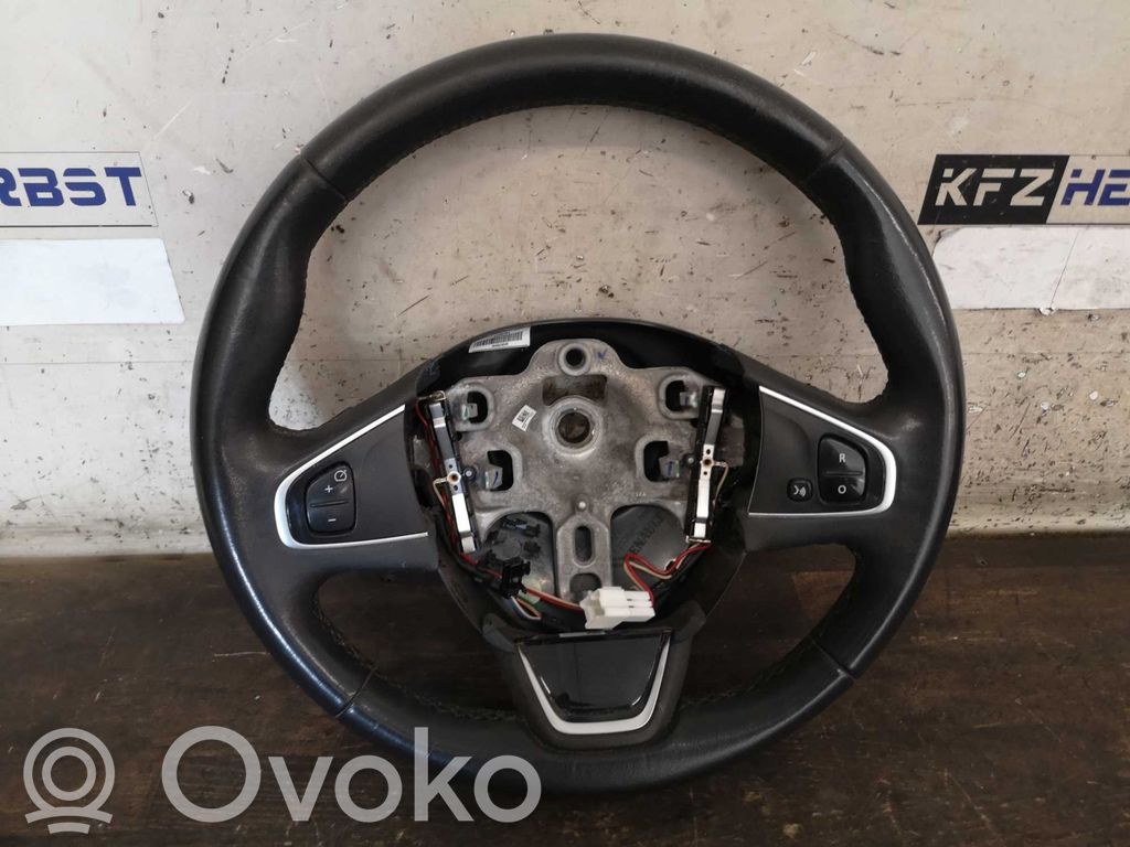 Renault Clio IV Ohjauspyörä 