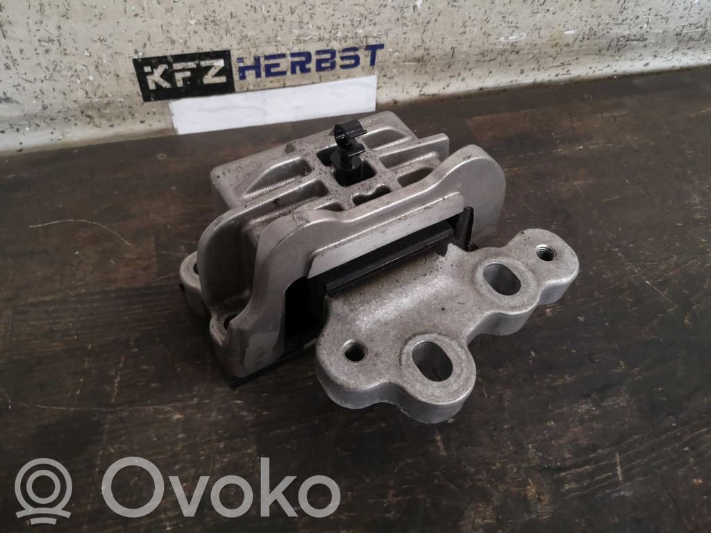 Halterung Lager Getriebe   GK217M124AE,GK217M124AE,GK217M124AE