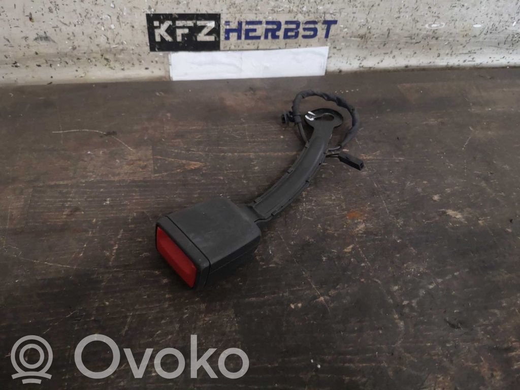 Volkswagen PASSAT B8 Boucle de ceinture de sécurité avant 
