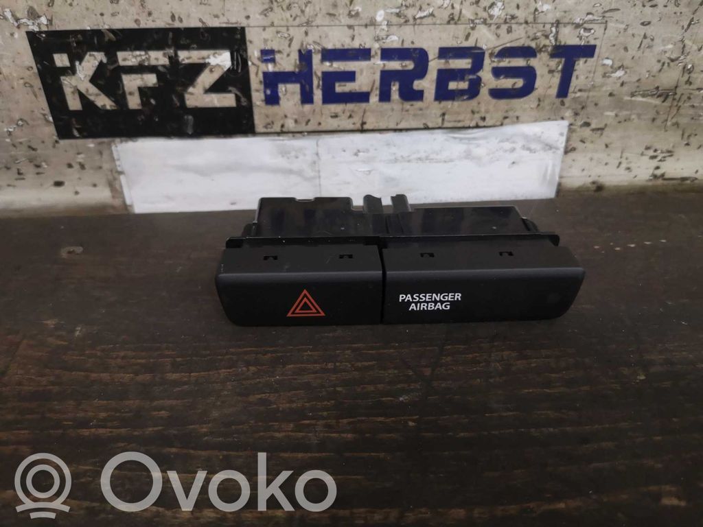 Suzuki Ignis Hazard light switch 