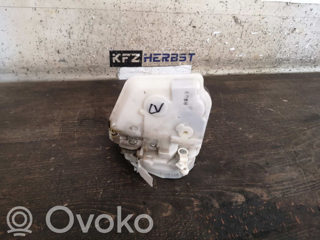 Mazda 2 Front door lock 