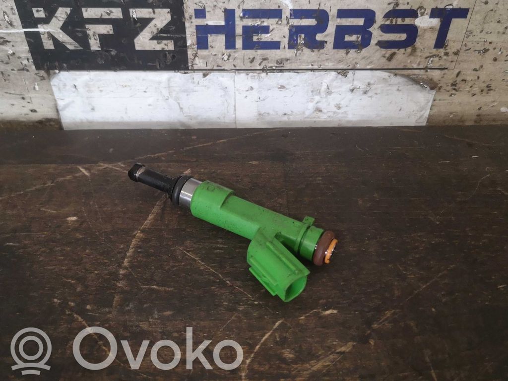 Inyector de combustible   1571081PV0,1571081PV0,1571081PV0