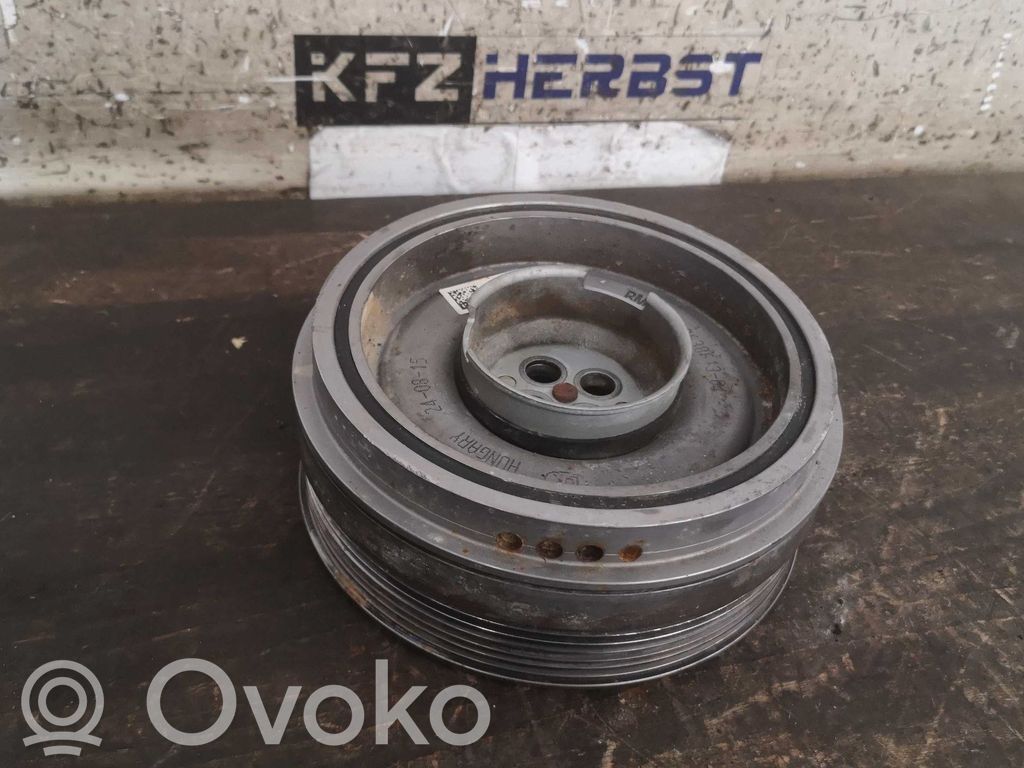 BMW 2 F45 Alte piese compartiment motor 