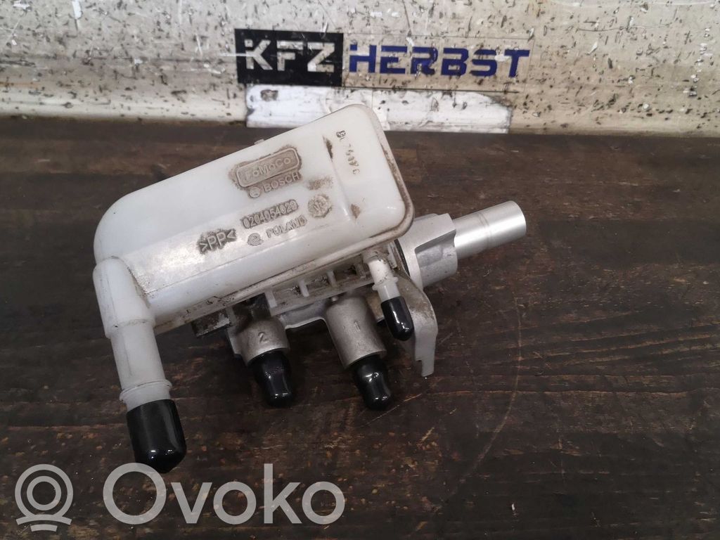 Pääjarrusylinteri   Y24653,Y24653,8V512140DB,8V512140DB,Y24653