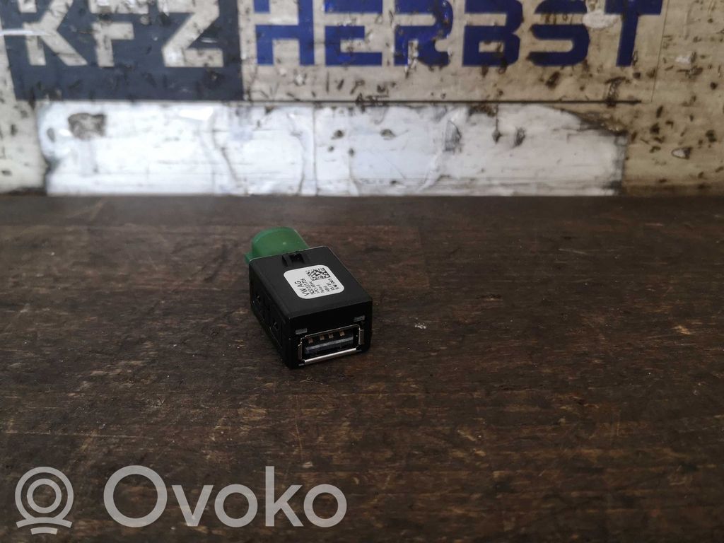 Skoda Superb B8 (3V) Kit manos libres 