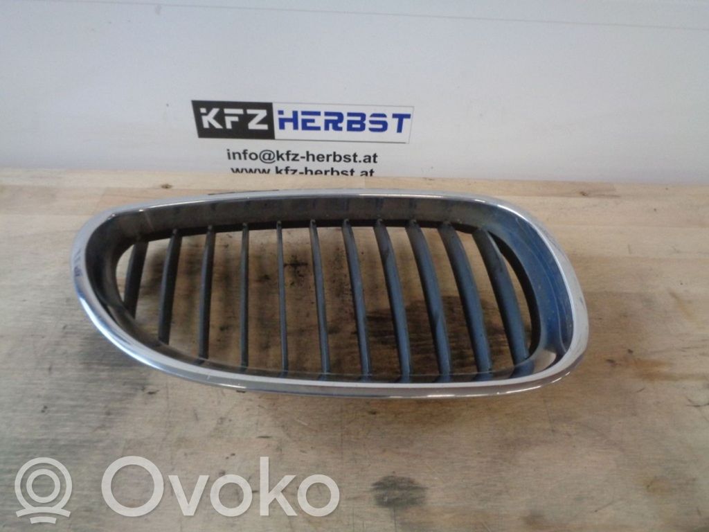BMW 5 E60 E61 Передняя решётка 