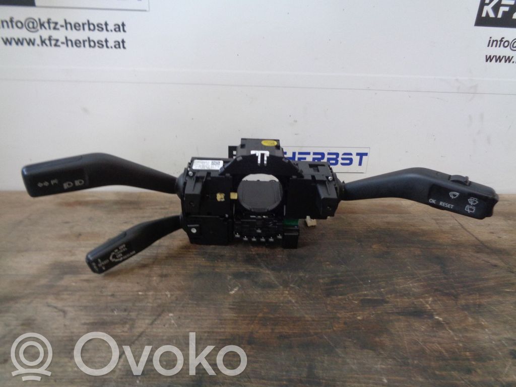 Volkswagen PASSAT B6 Boutons / interrupteurs volant