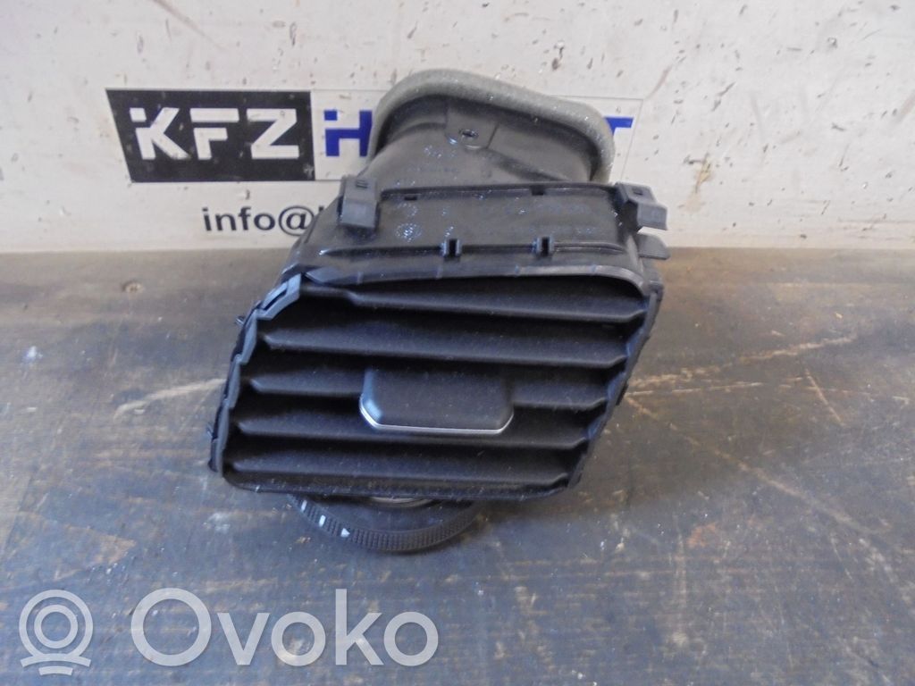Volkswagen Golf VII Rejilla de ventilación central del panel