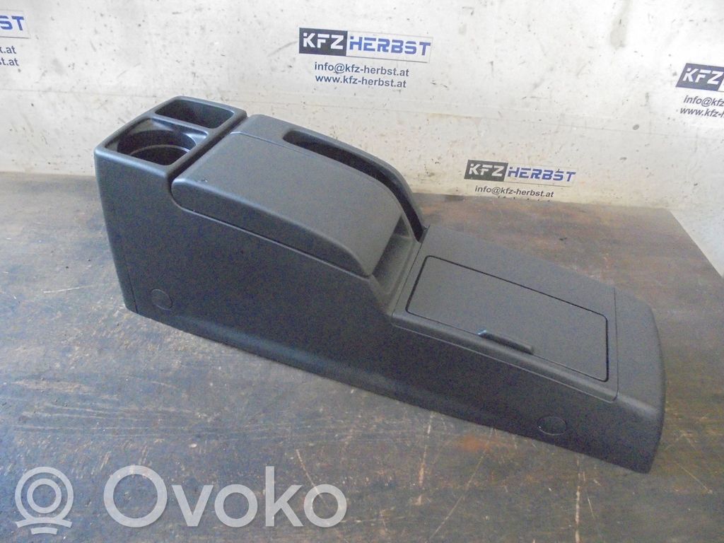 Mazda 5 Center console 