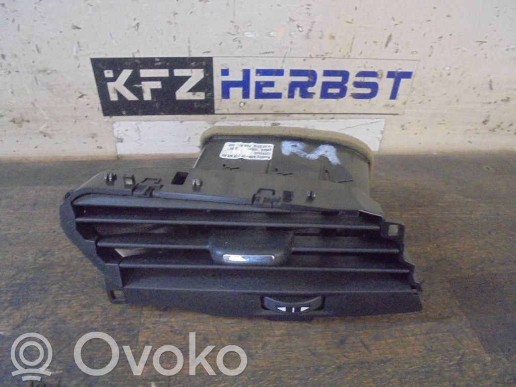 Opel Corsa E Centrinės oro grotelės 