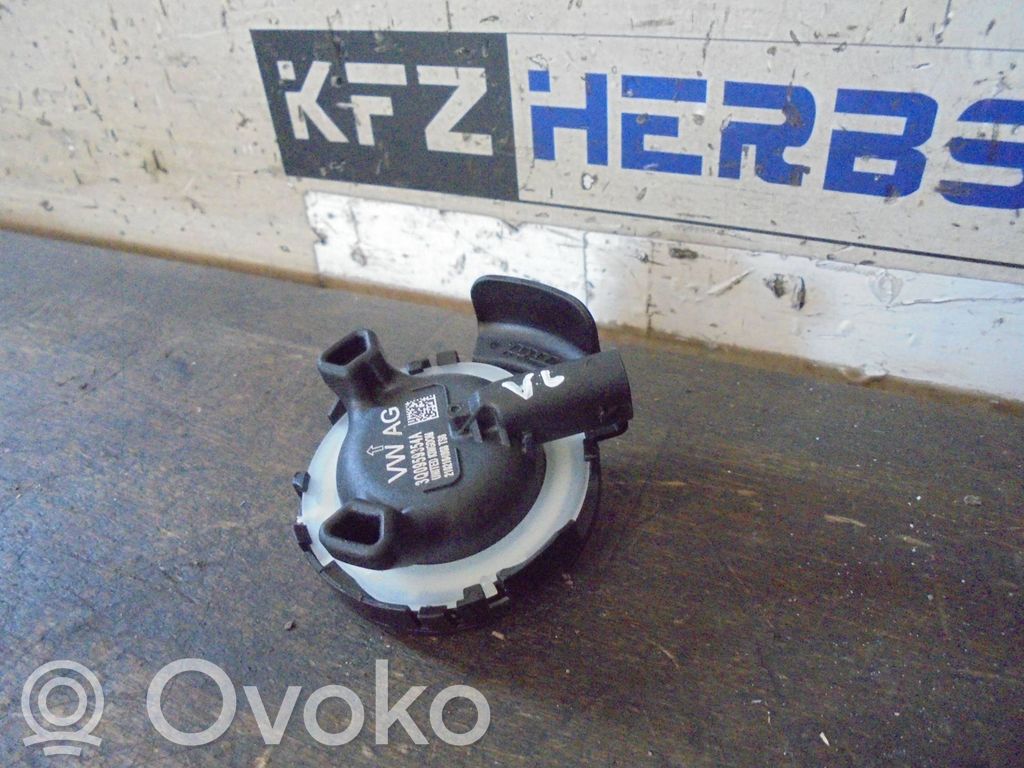 Volkswagen PASSAT B8 Airbag deployment crash/impact sensor 