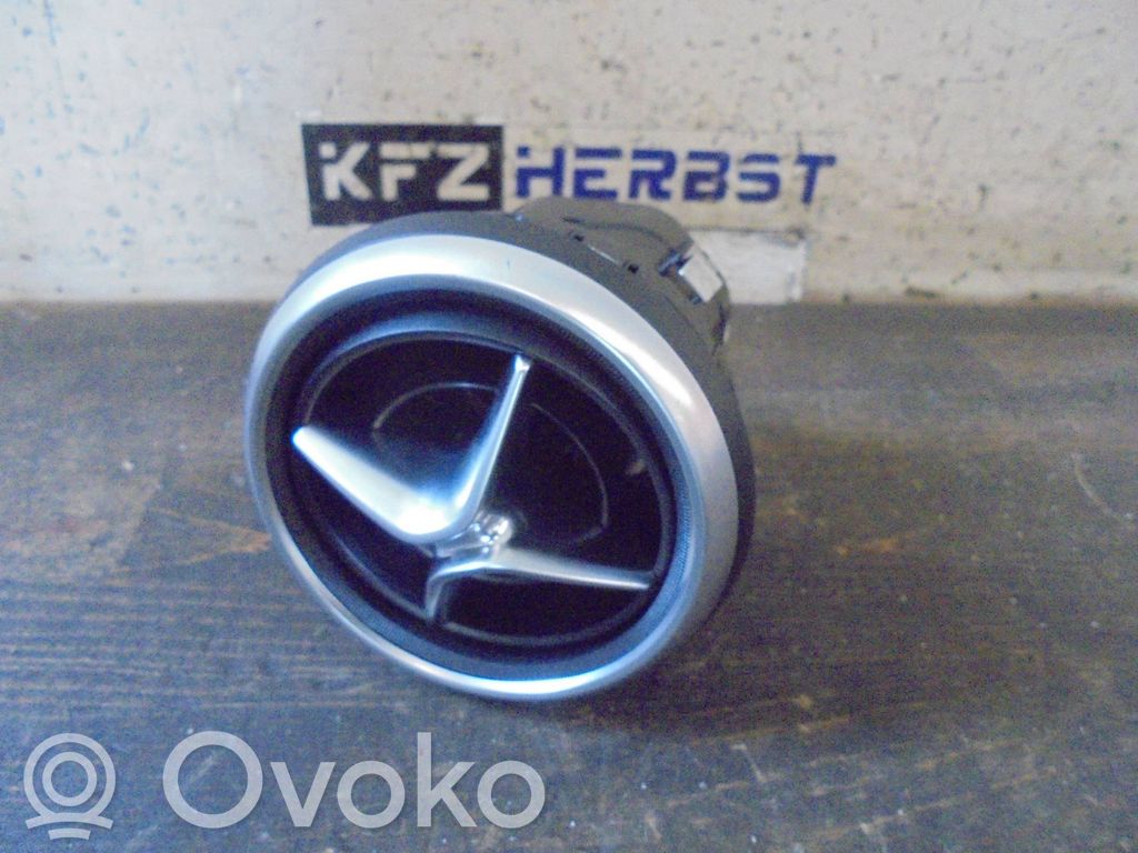 Mercedes-Benz A W176 Alte piese de interior 