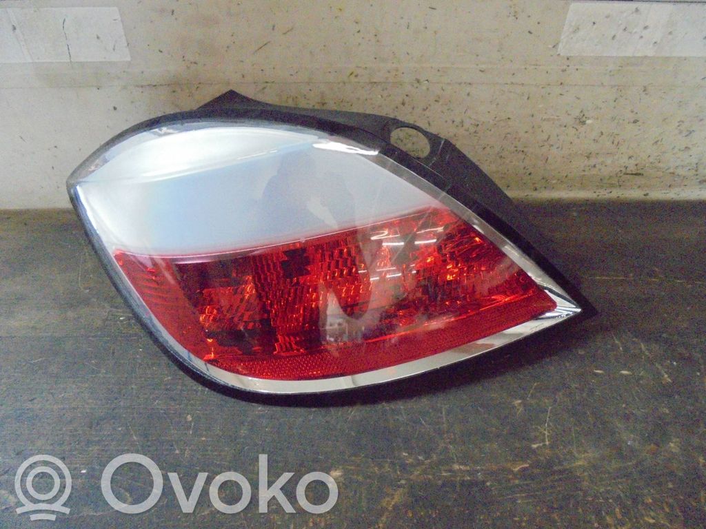 Opel Astra G Задний фонарь в кузове 