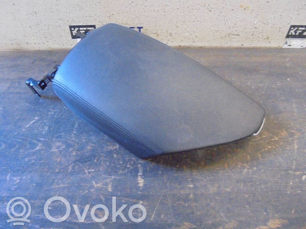 Hyundai i40 Reposabrazos 
