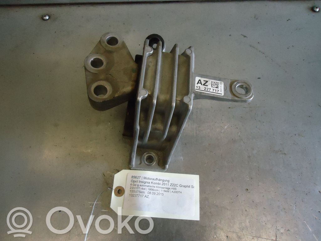 Opel Insignia A Engine mount bracket 