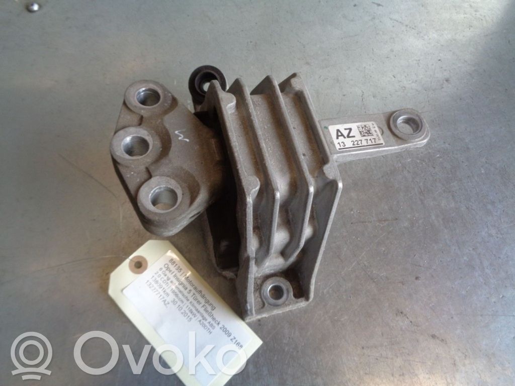 Opel Insignia A Engine mount bracket 