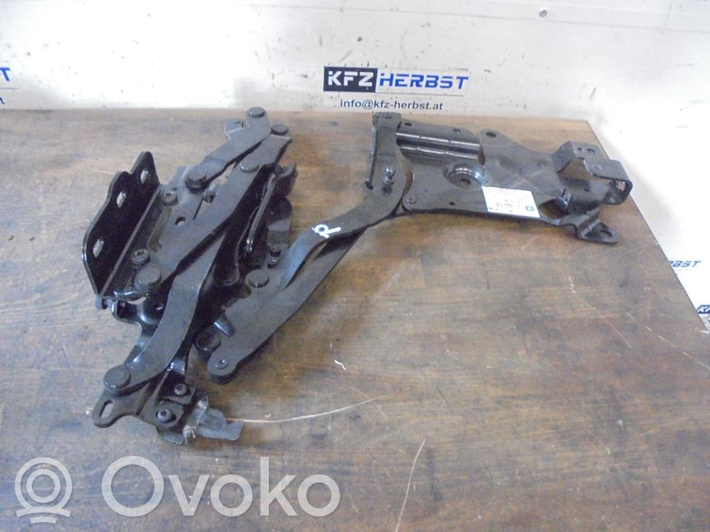 Opel Astra H Tailgate/trunk/boot hinge 