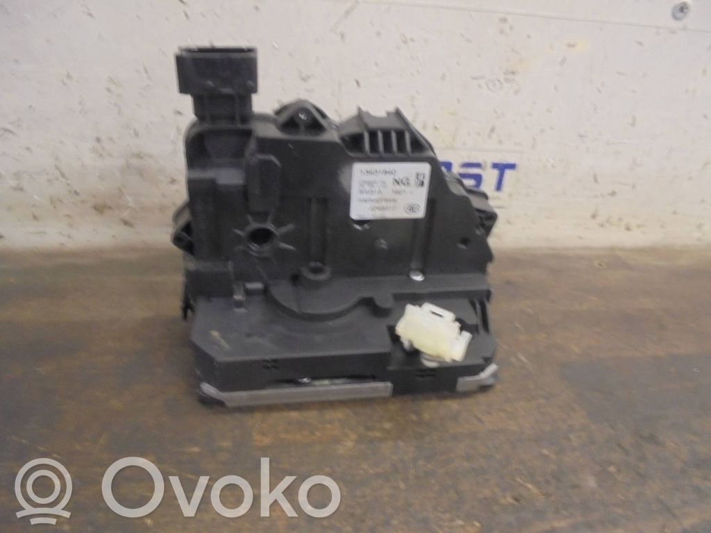 Opel Corsa E Cerradura de puerta delantera 