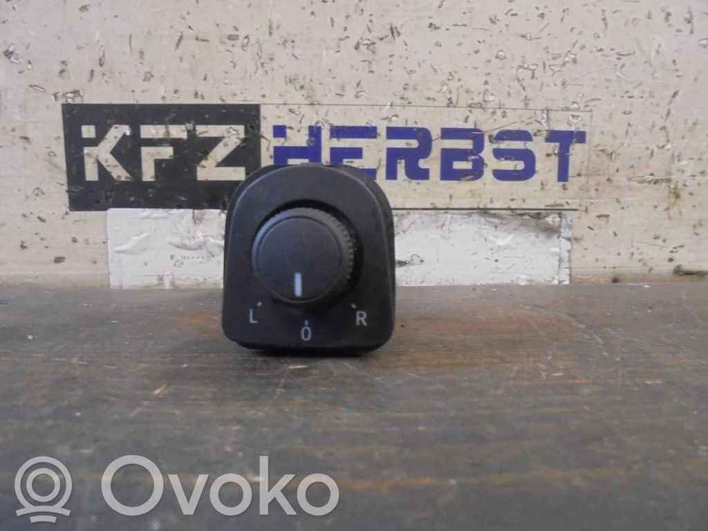 Seat Leon (5F) Wing mirror switch 
