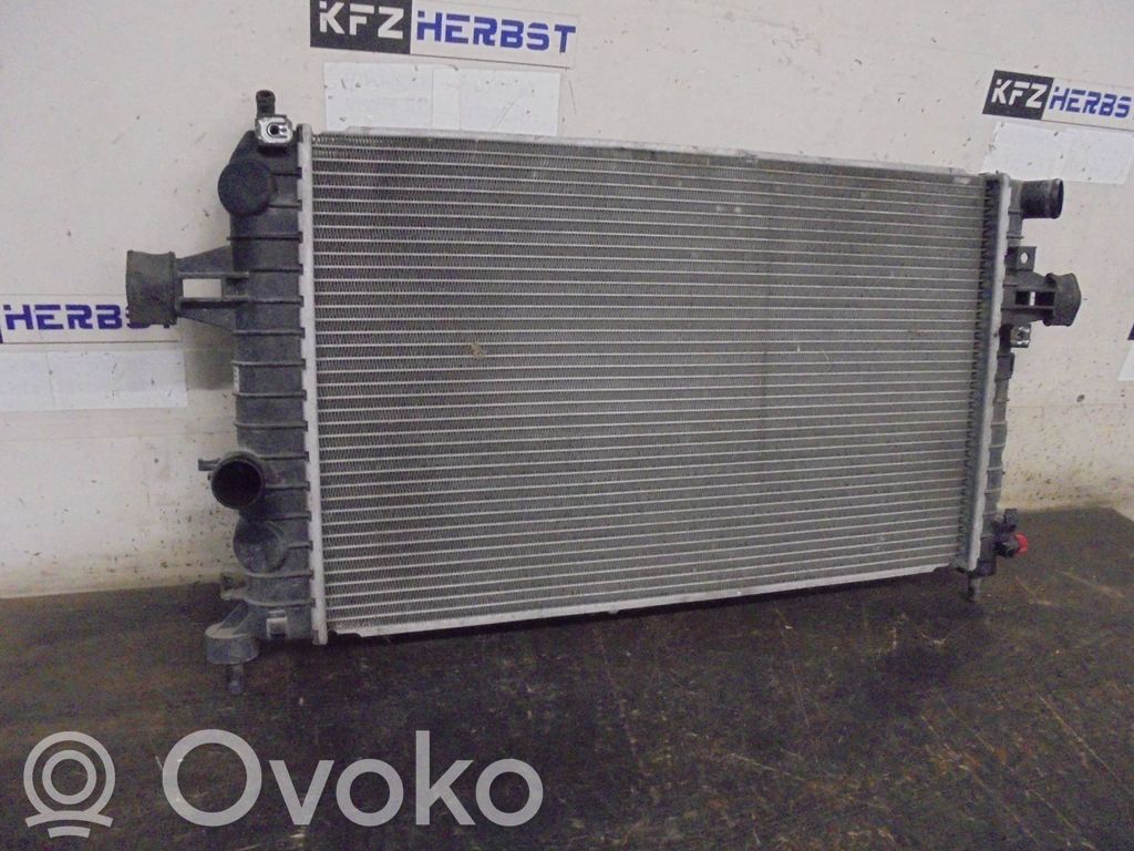 Opel Astra H Chłodnica / Komplet 