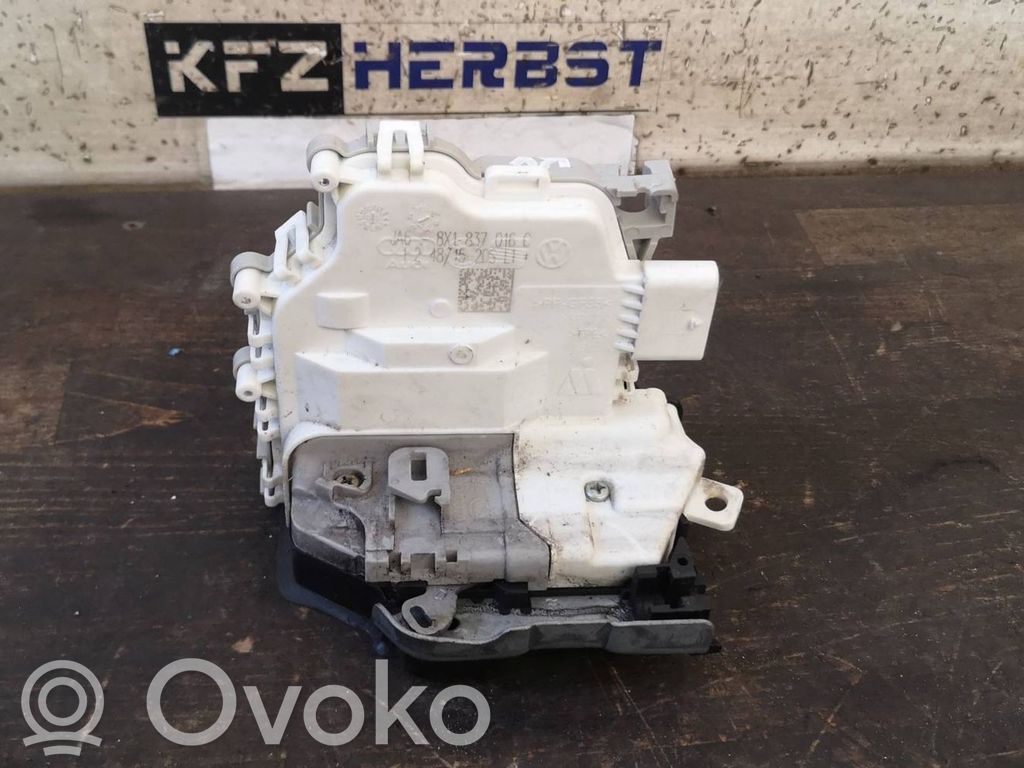 Audi A4 S4 B9 Zamek drzwi przednich 