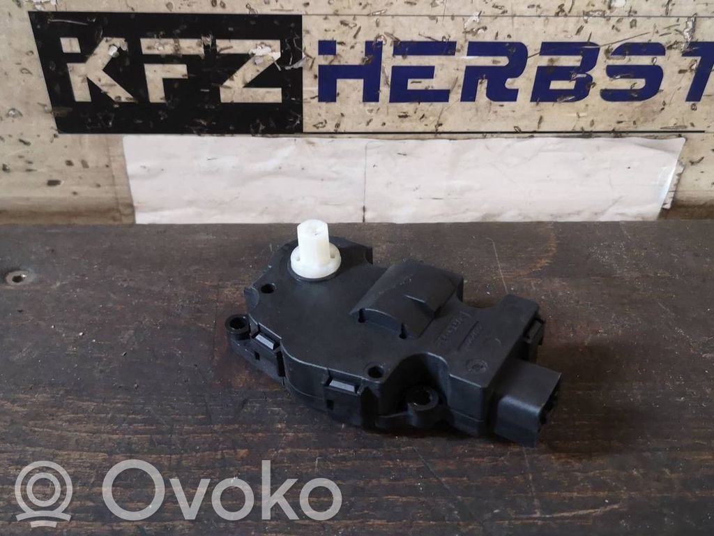 Mercedes-Benz CLS C218 X218 Actuator/motor clapetă debit aer A/C 