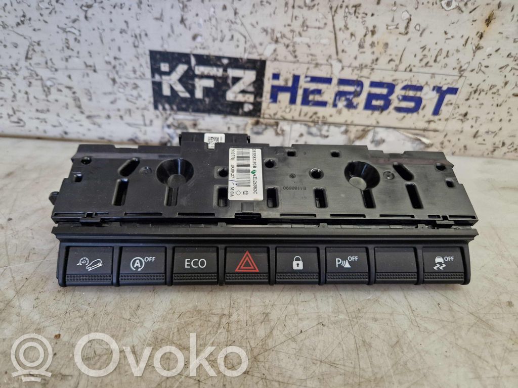 Dacia Duster Botón interruptor de luz de peligro 