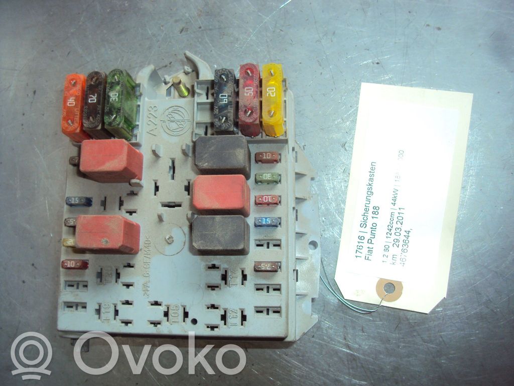 Fiat Punto (188) Set scatola dei fusibili 