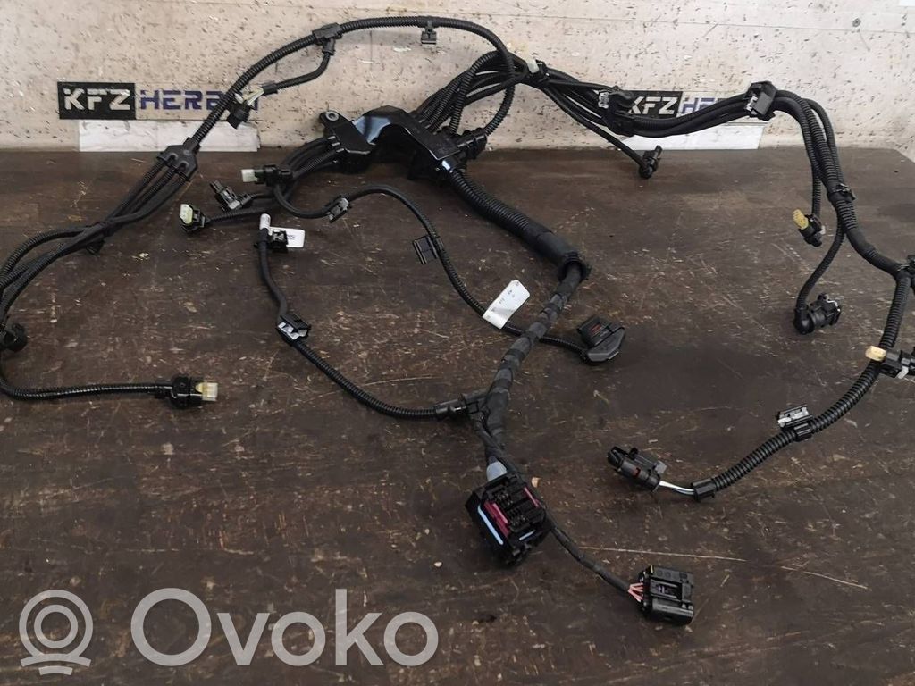 BMW 5 G30 G31 G38 Wiązka przewodów silnika 
