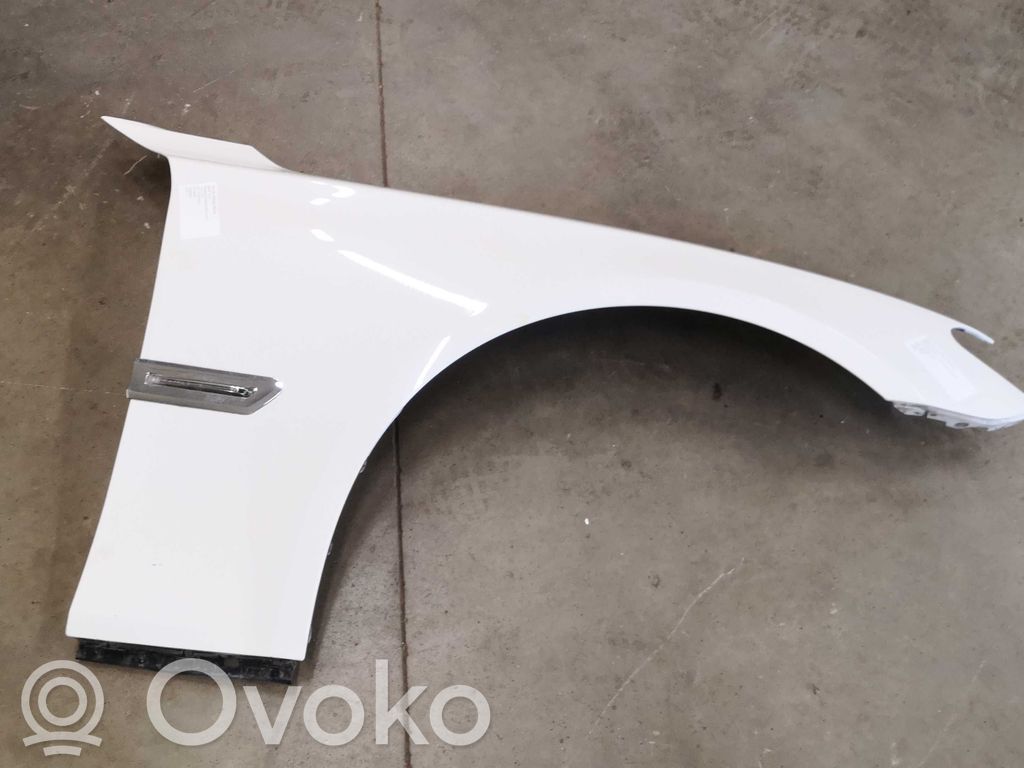 BMW 7 F01 F02 F03 F04 Błotnik przedni 
