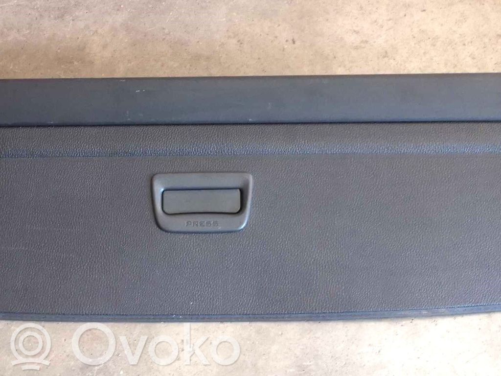 Volkswagen PASSAT B7 Hattuhylly 