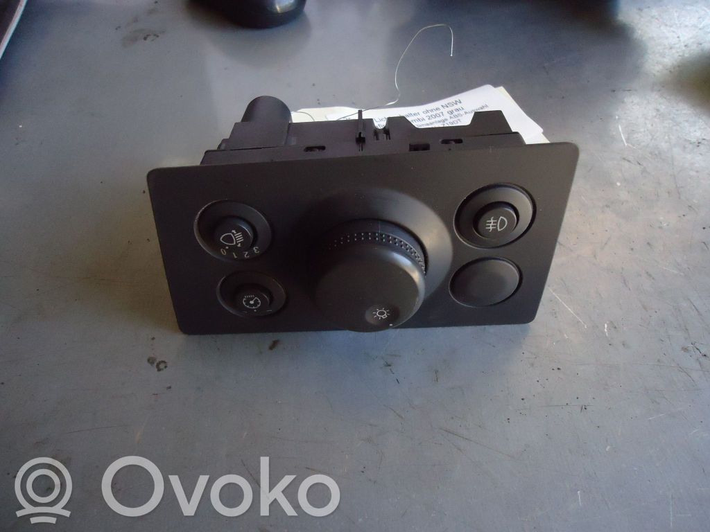 Opel Zafira B Interruptor de luz 