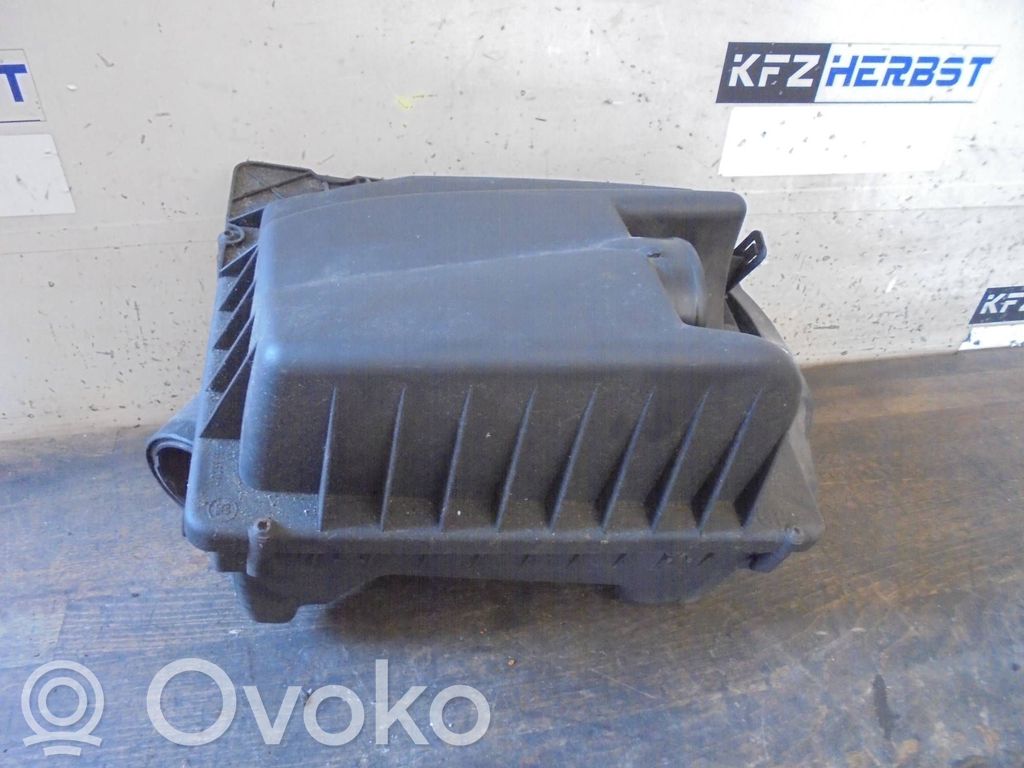 Opel Zafira B Air filter box 