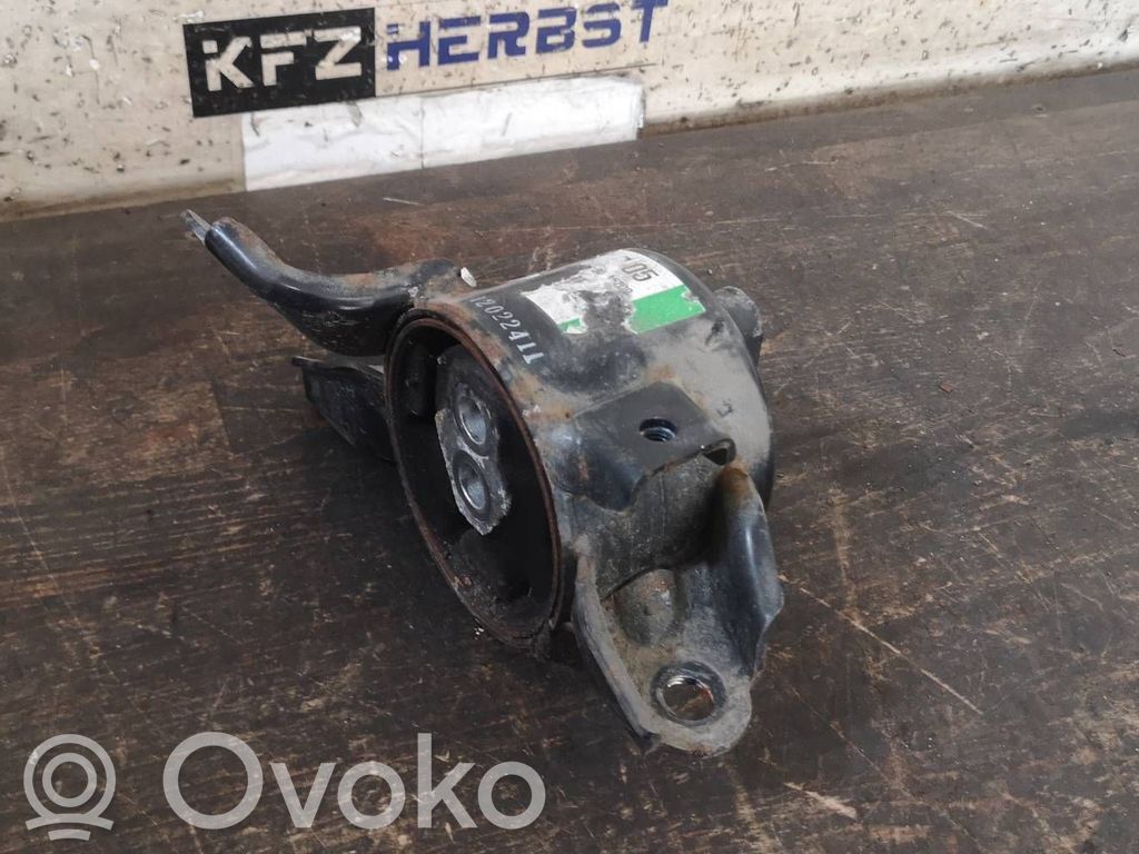 Gearbox mounting bracket