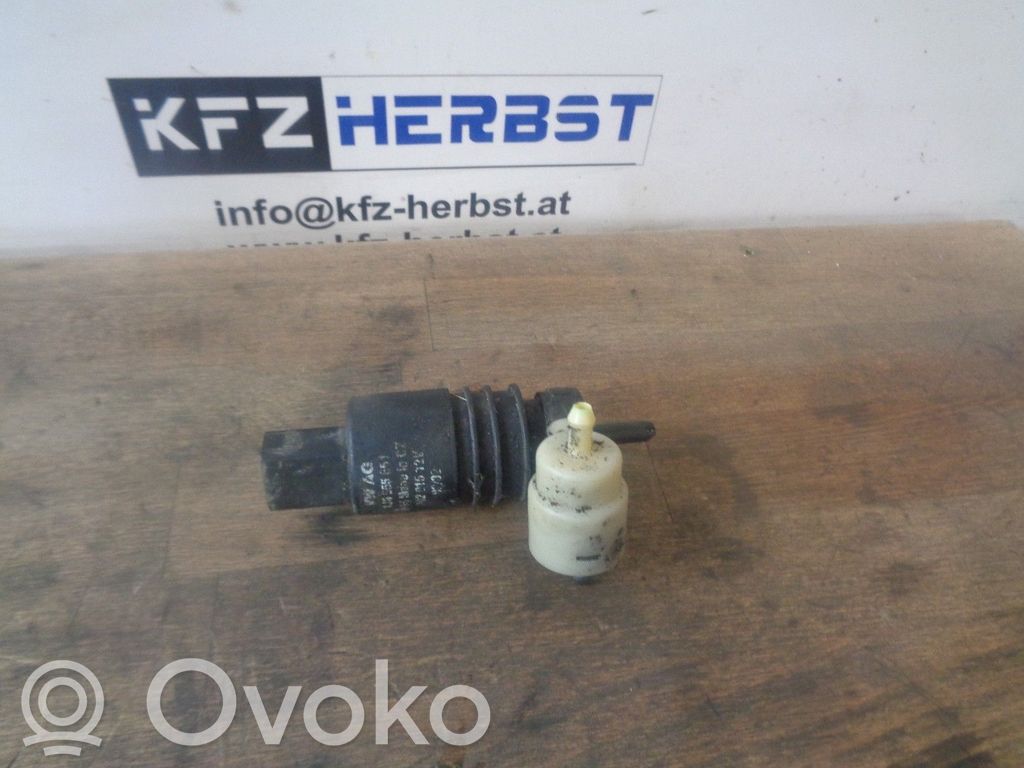 Volkswagen Polo Pompa spryskiwacza szyby przedniej / czołowej 