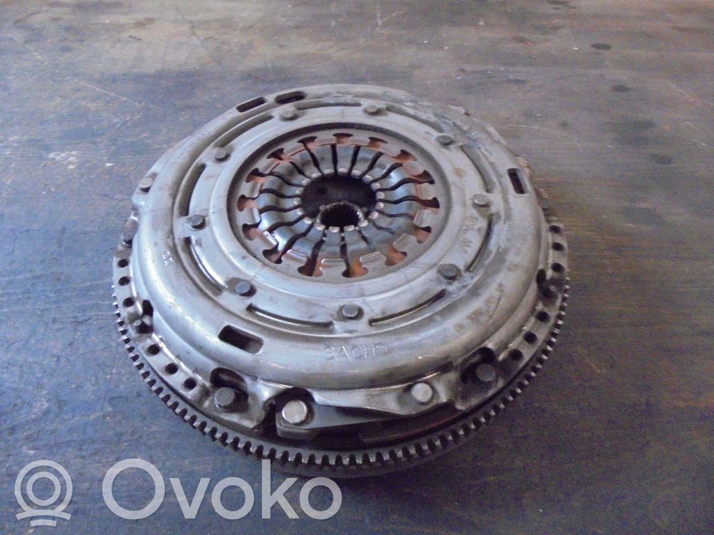 Skoda Octavia Mk2 (1Z) Koło zamachowe 