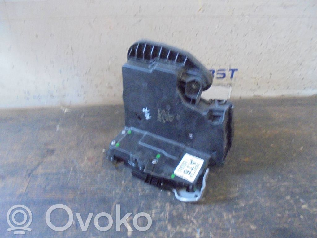 Opel Astra K Rear door lock 