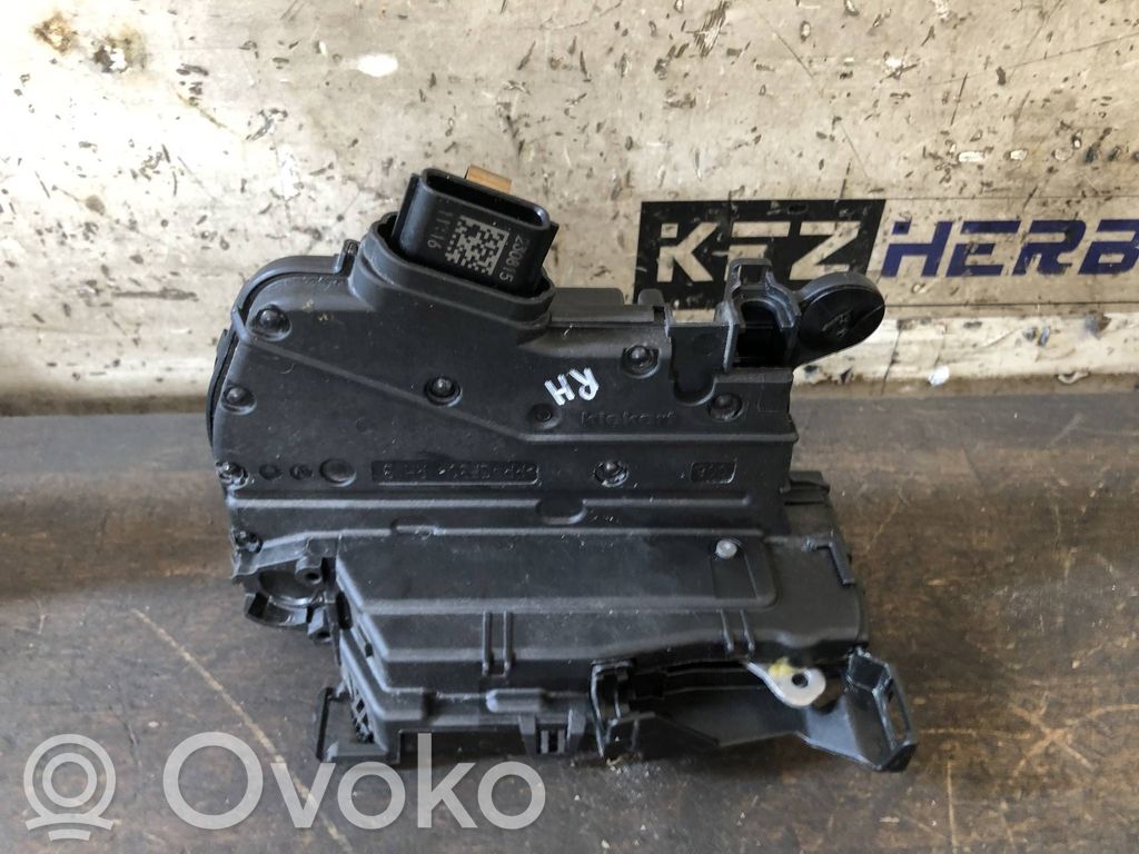 Încuietoare ușă spate   825002104R,825002104R