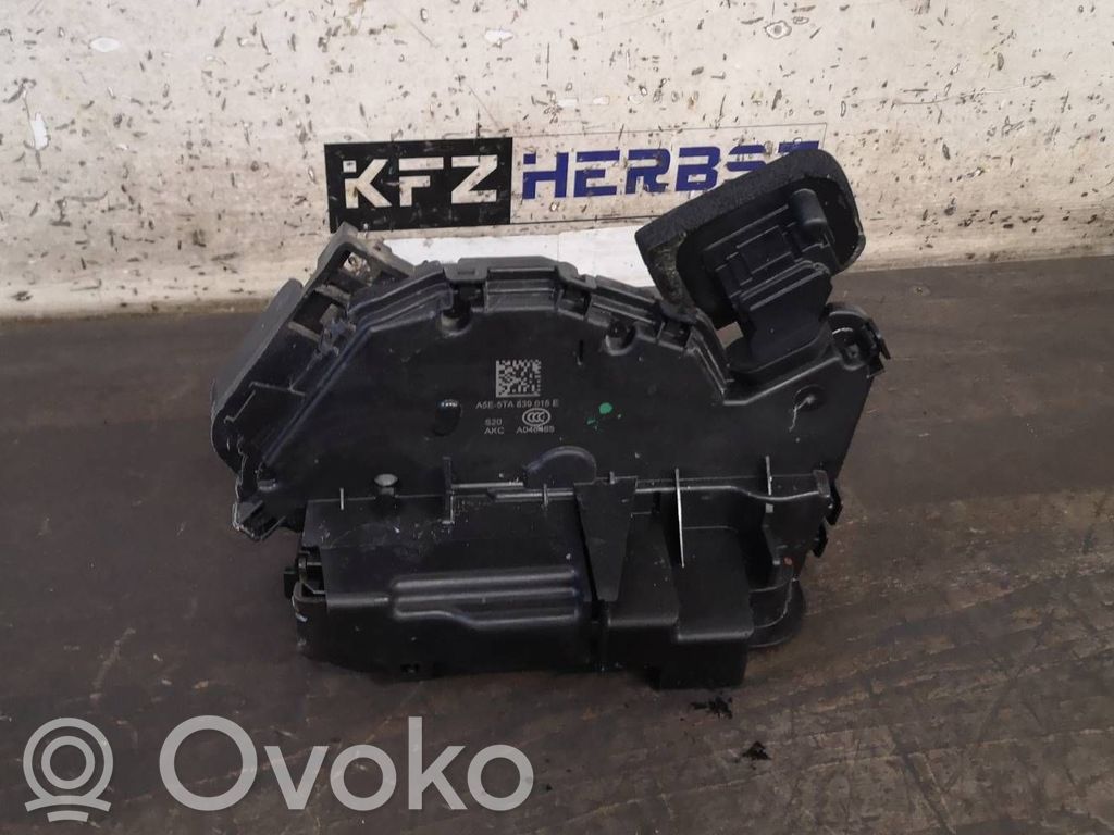 Skoda Fabia Mk3 (NJ) Încuietoare ușă spate 