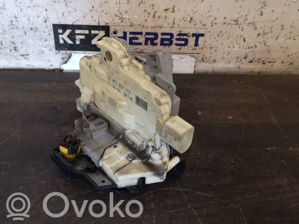 Audi A3 S3 8P Încuietoare ușă față 
