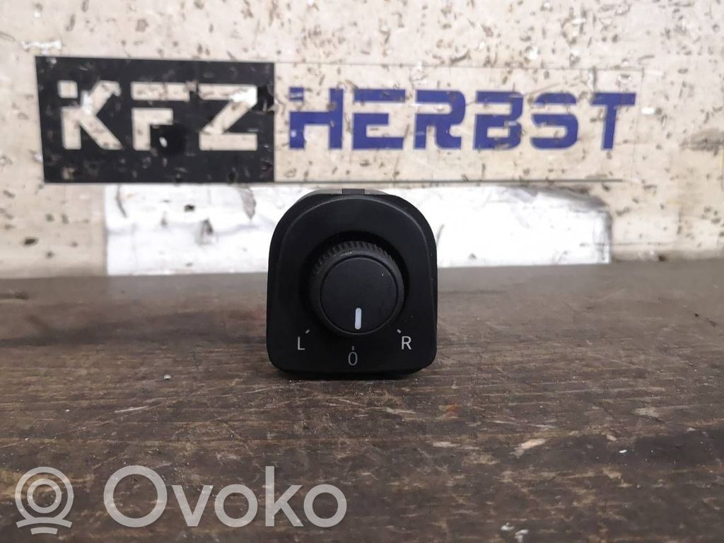 Seat Leon (5F) Wing mirror switch 