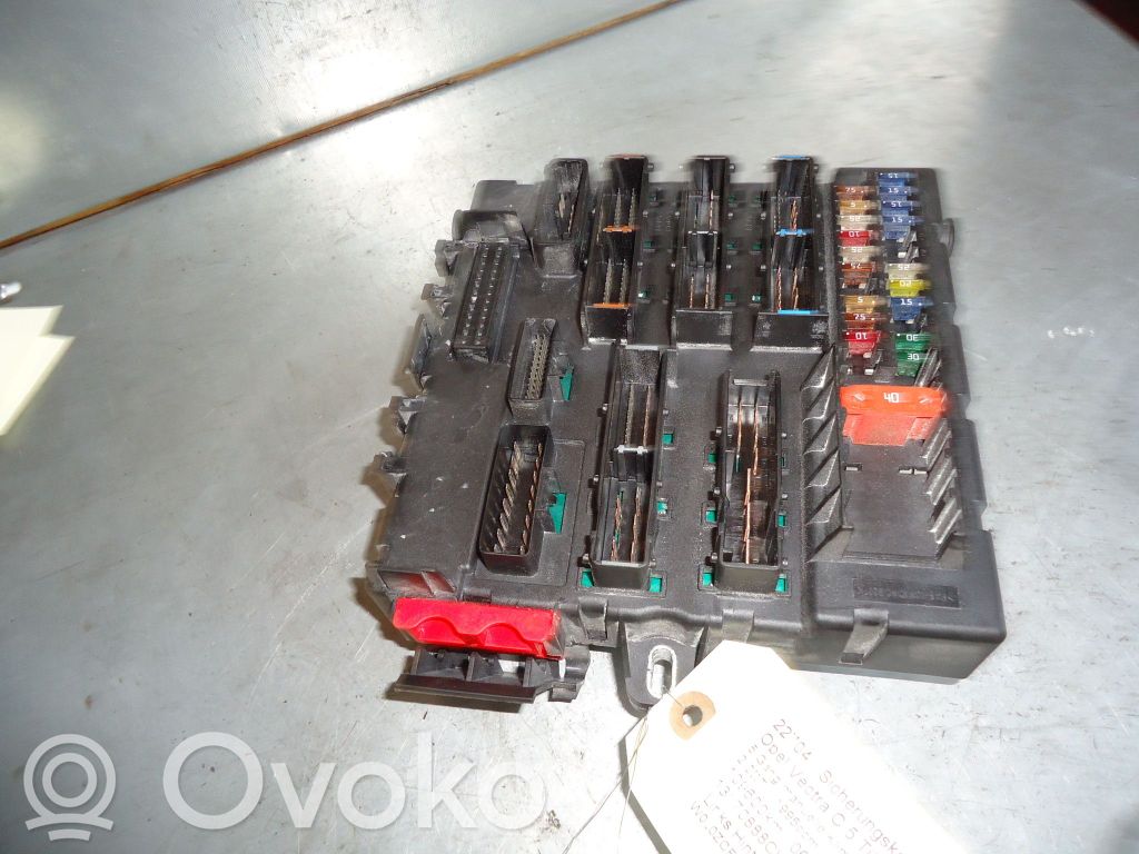 Opel Vectra C Fuse box set 