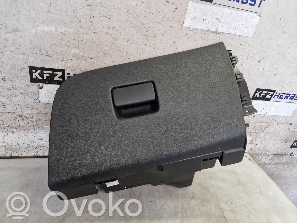 Opel Astra K Schowek deski rozdzielczej 