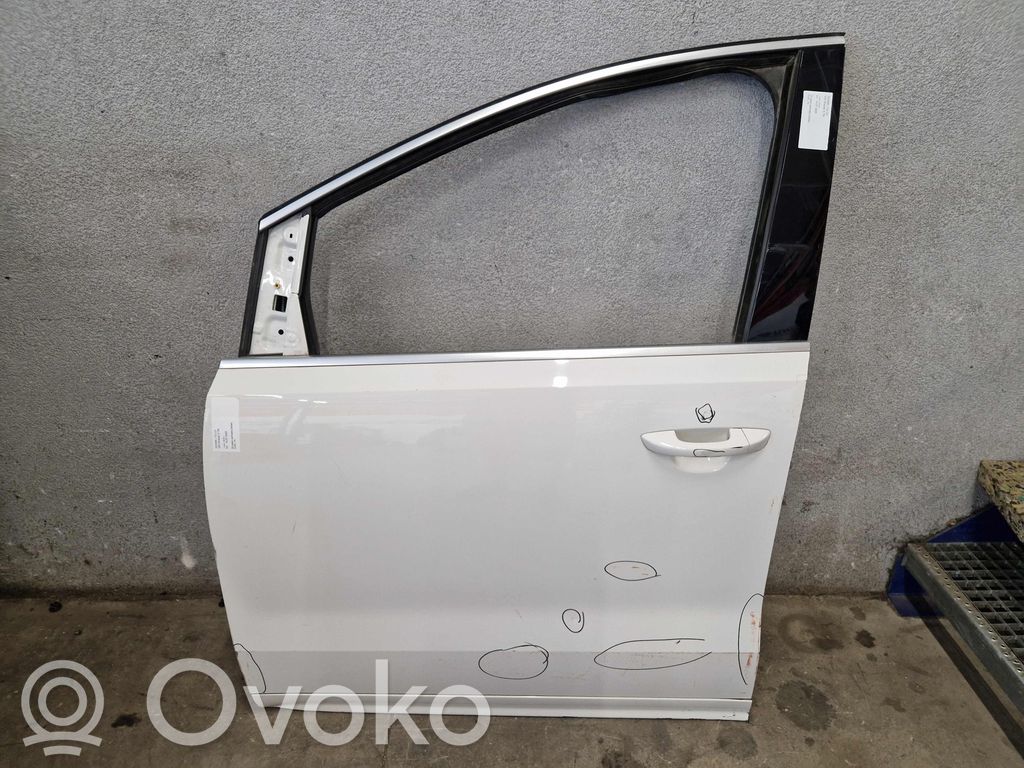 Puerta delantera   7N0831055AF,7N0831055AF