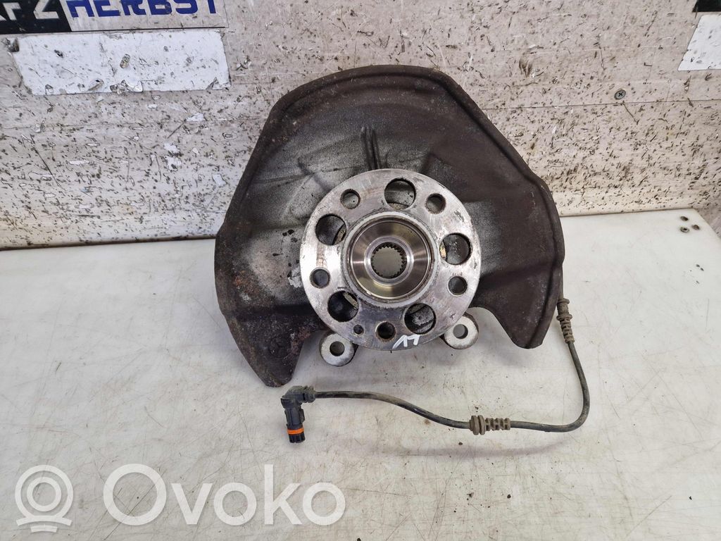 Mercedes-Benz A W169 Zwrotnica koła przedniego 