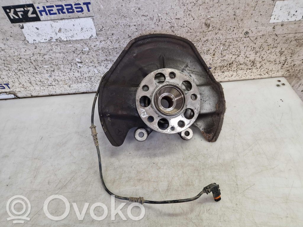 Mercedes-Benz A W169 Zwrotnica koła przedniego 